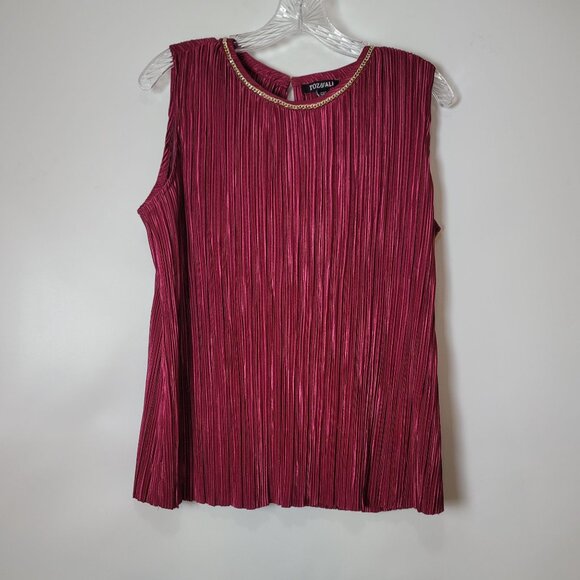 Roz & Ali Petite L Sleeveless Pleated Top With Chain Detail In Berry Pink - Picture 3 of 14